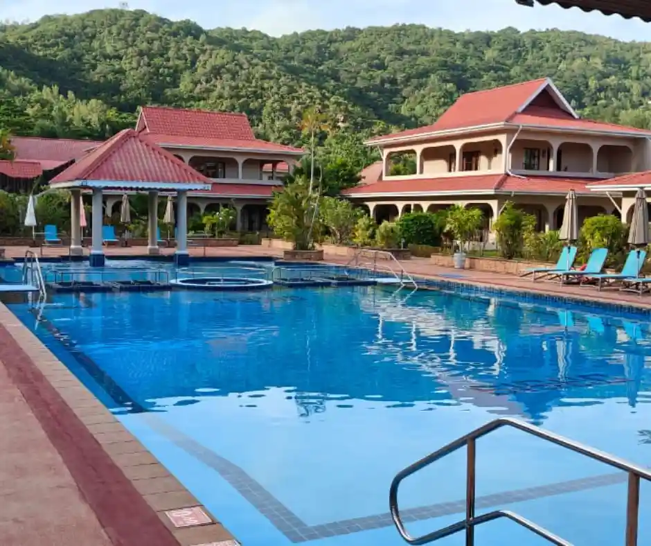 seychelles-praslin-oasis-hotel-piscina-resort