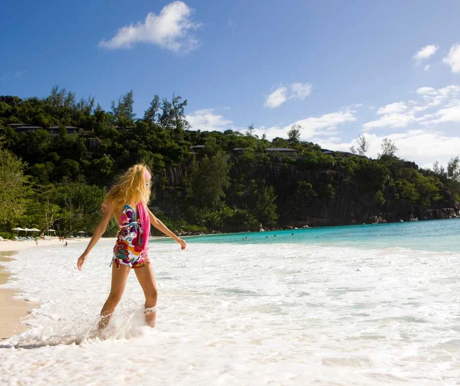 seychelles-spiaggia-sabbia-bianca-esperienza-mare-offerta-viaggio